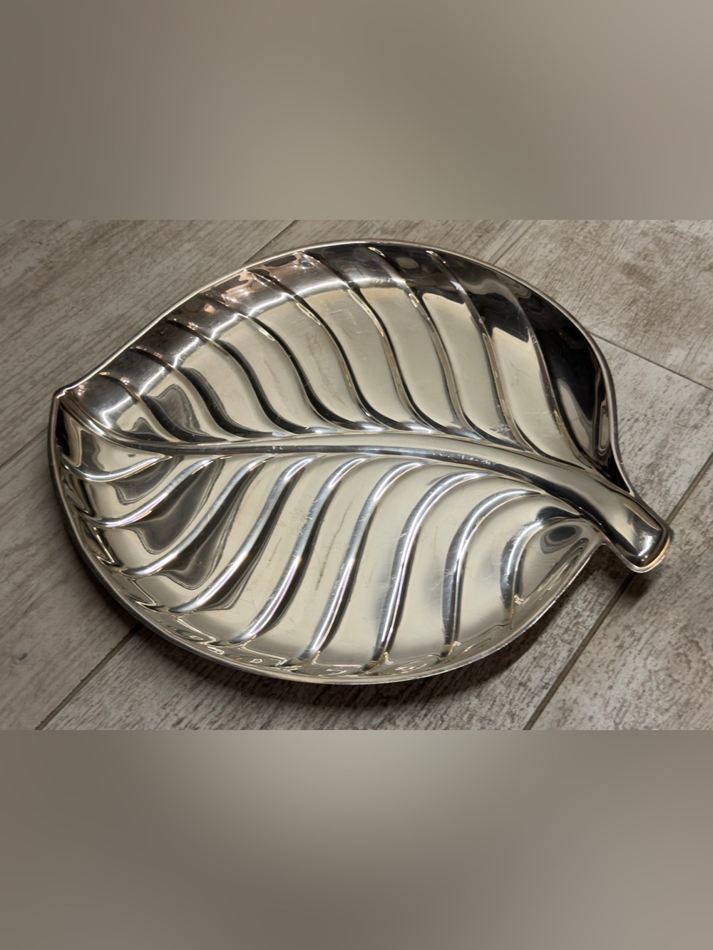 VINTAGE International Silver Company Silver Plated Silver Leaf Serving Tray